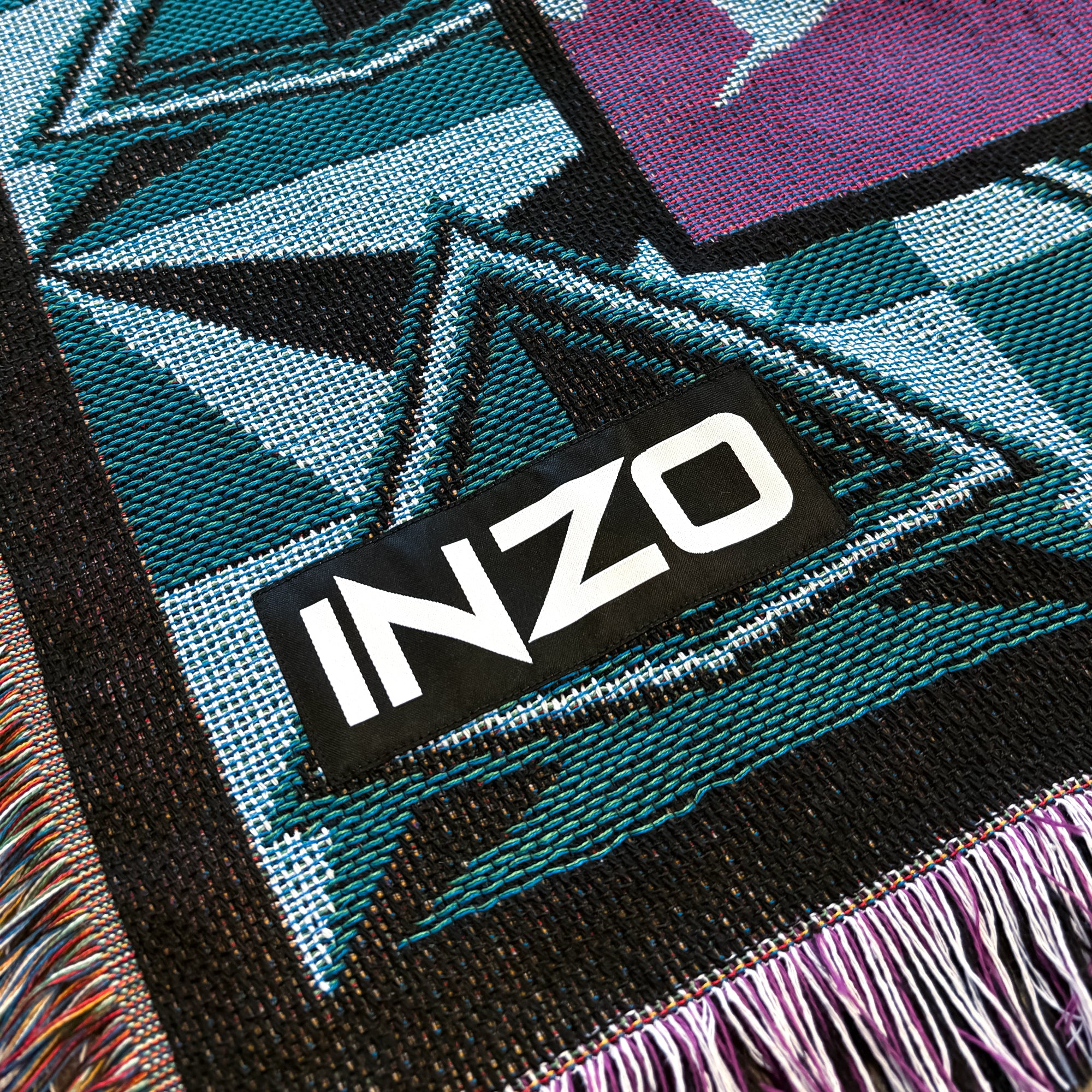 Reflected Summit Woven Blanket – INZO Store